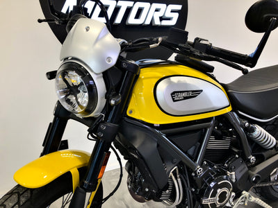 Ducati Scrambler
ICON YELLOW !! 1757KM !! FULL OPTiONS !! GARANTiE DUCATi !!