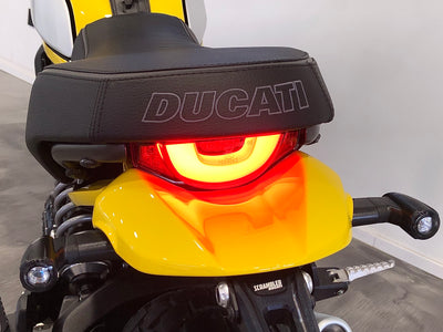 Ducati Scrambler
ICON YELLOW !! 1757KM !! FULL OPTiONS !! GARANTiE DUCATi !!